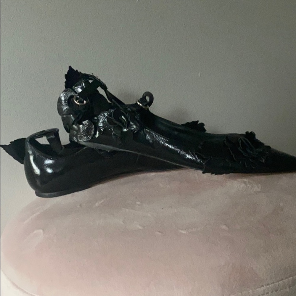 Shoes - Picture 4 of 5